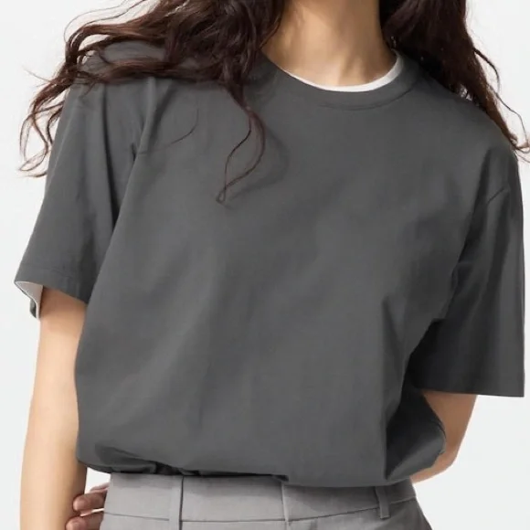 UNIQLO: Men's Gray T-Shirt - SIZE: L - Picture 3 of 3